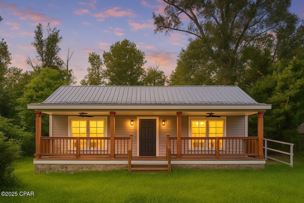 16590 Gaskin Street, Blountstown, FL 32424