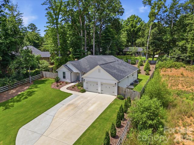 1863 Sardis Drive, Lancaster, SC 29720