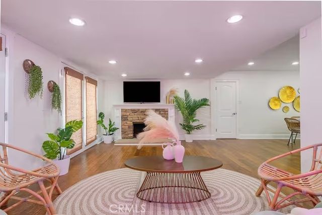 6817 E Bacarro, Long Beach, CA 90815