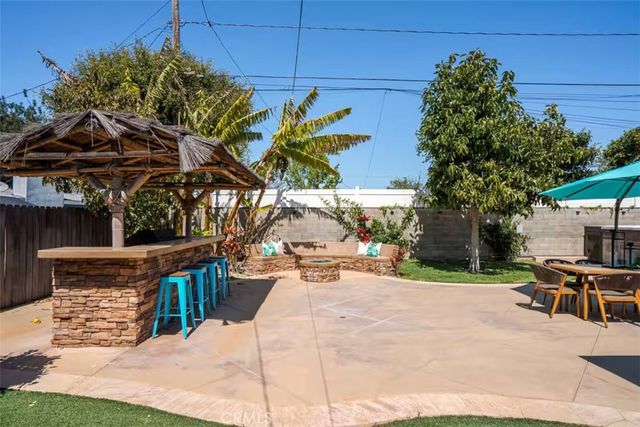 6817 E Bacarro, Long Beach, CA 90815