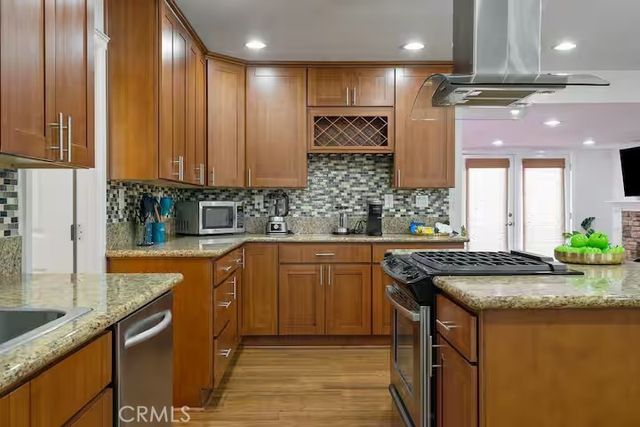 6817 E Bacarro, Long Beach, CA 90815