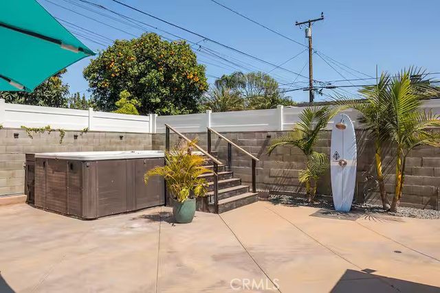 6817 E Bacarro, Long Beach, CA 90815
