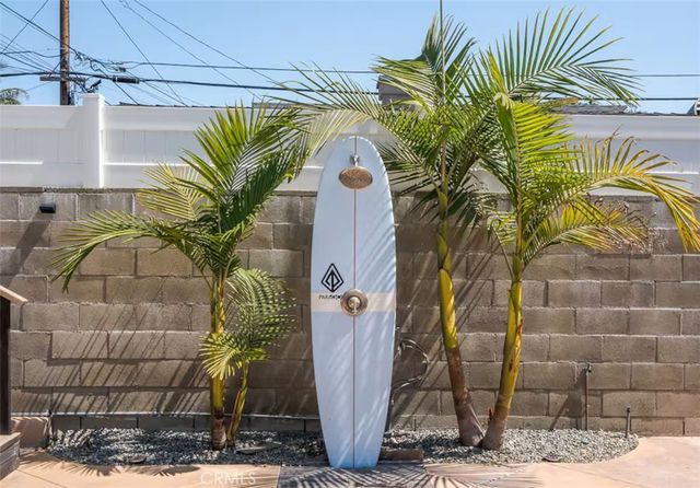 6817 E Bacarro, Long Beach, CA 90815