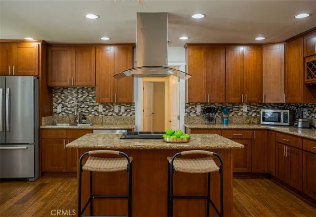 6817 E Bacarro, Long Beach, CA 90815