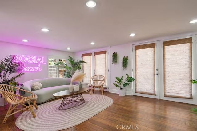6817 E Bacarro, Long Beach, CA 90815