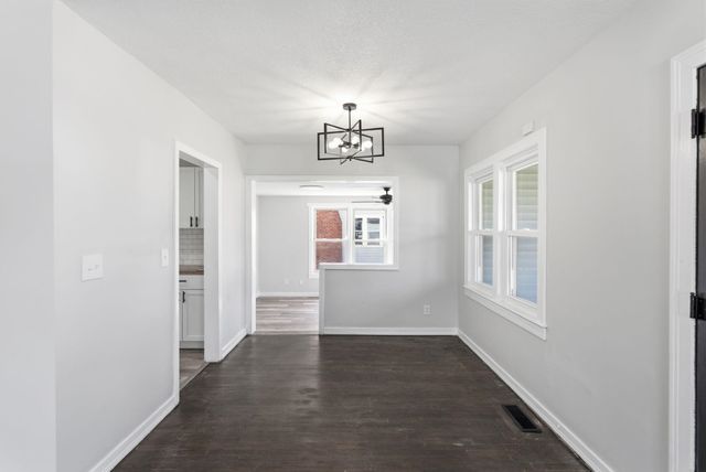 2438 S hydraulic, Wichita, KS 67211