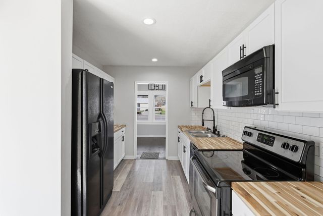 2438 S hydraulic, Wichita, KS 67211