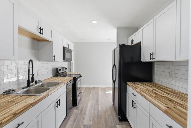 2438 S hydraulic, Wichita, KS 67211