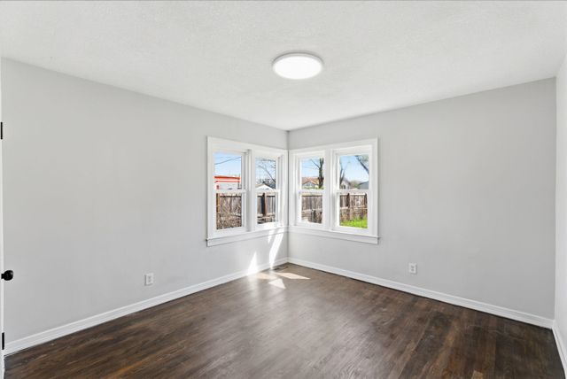 2438 S hydraulic, Wichita, KS 67211