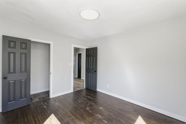 2438 S hydraulic, Wichita, KS 67211