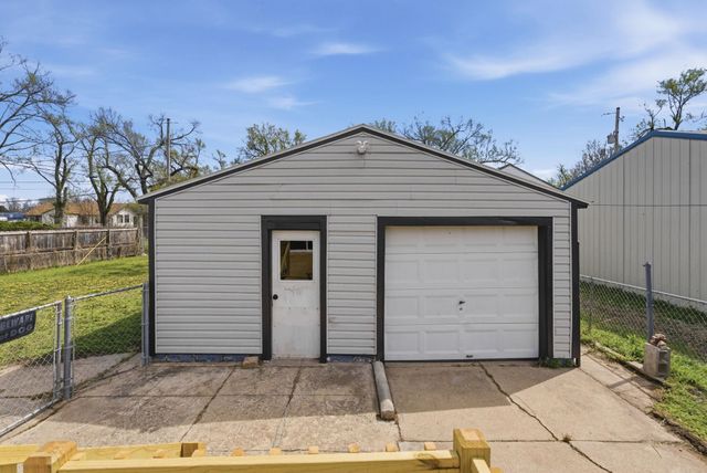 2438 S hydraulic, Wichita, KS 67211