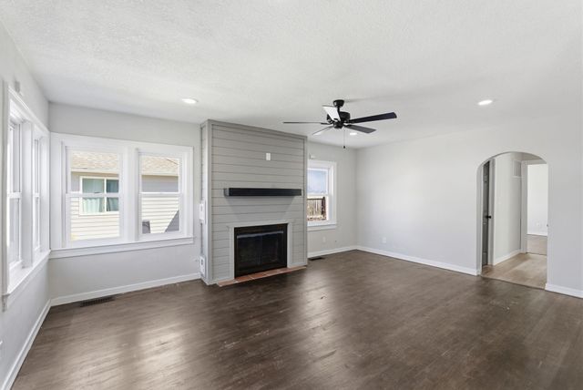 2438 S hydraulic, Wichita, KS 67211