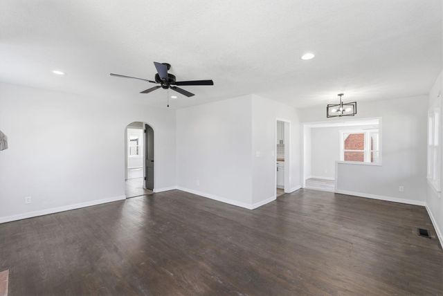 2438 S hydraulic, Wichita, KS 67211