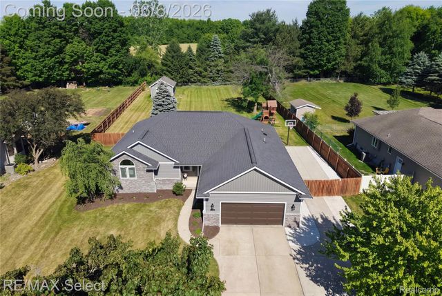 2288 Lost Creek Drive, Clayton Charter Township, MI 48433