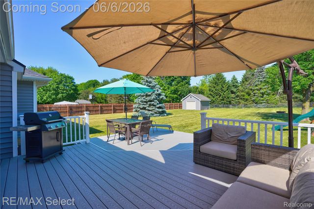 2288 Lost Creek Drive, Clayton Charter Township, MI 48433