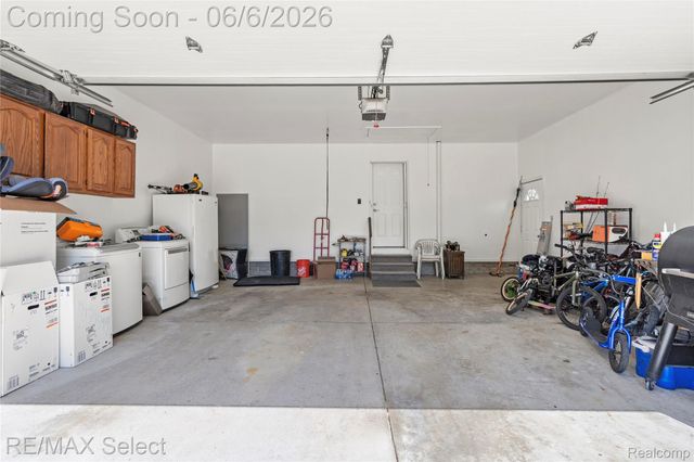 2288 Lost Creek Drive, Clayton Charter Township, MI 48433
