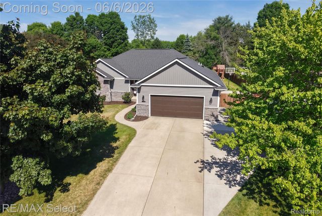 2288 Lost Creek Drive, Clayton Charter Township, MI 48433