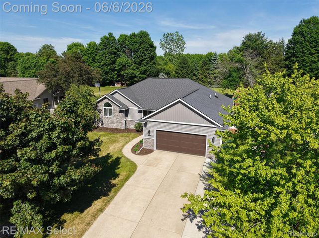 2288 Lost Creek Drive, Clayton Charter Township, MI 48433