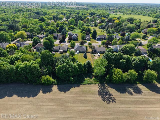 2288 Lost Creek Drive, Clayton Charter Township, MI 48433