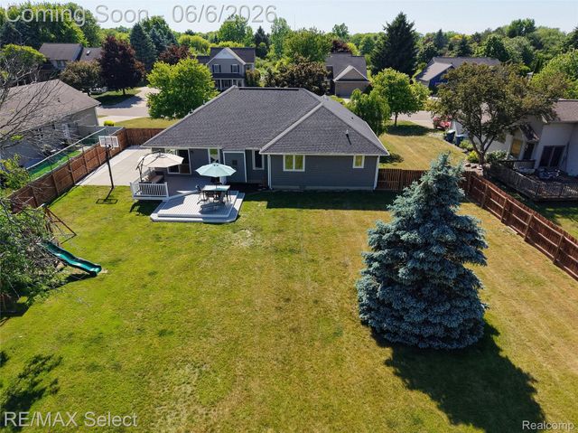 2288 Lost Creek Drive, Clayton Charter Township, MI 48433
