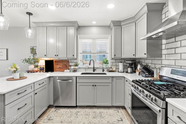 2288 Lost Creek Drive, Clayton Charter Township, MI 48433