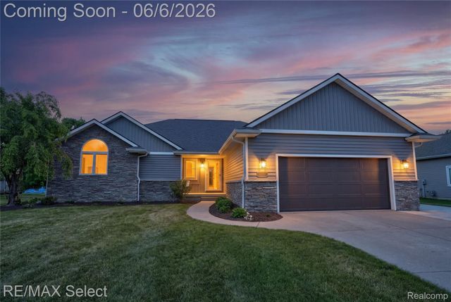 2288 Lost Creek Drive, Clayton Charter Township, MI 48433