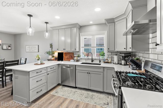 2288 Lost Creek Drive, Clayton Charter Township, MI 48433