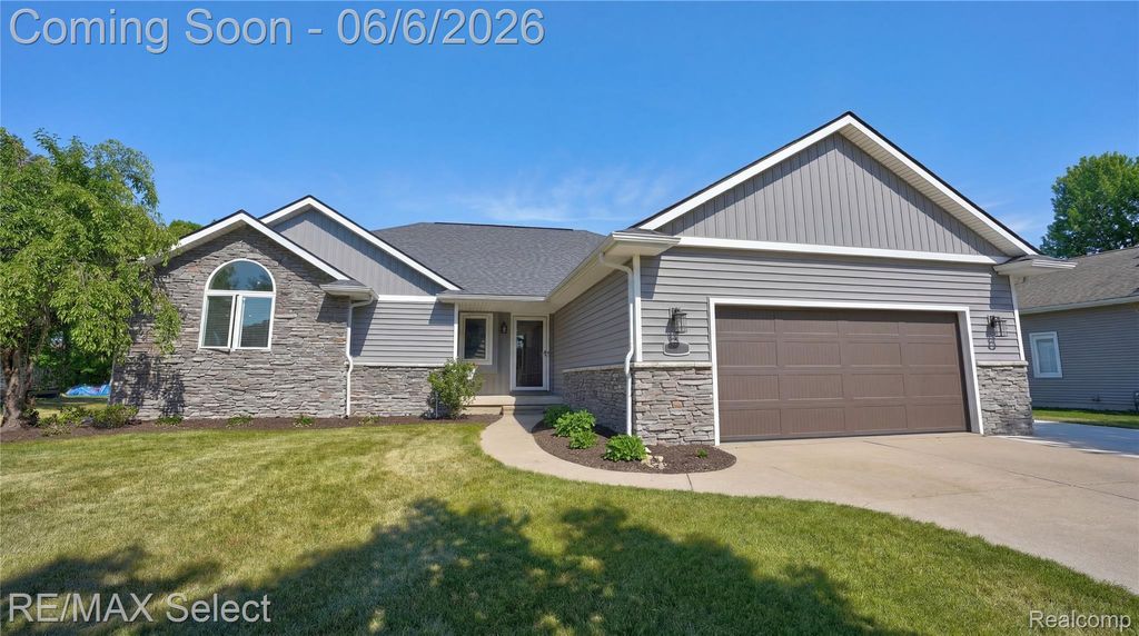 2288 Lost Creek Drive, Clayton Charter Township, MI 48433