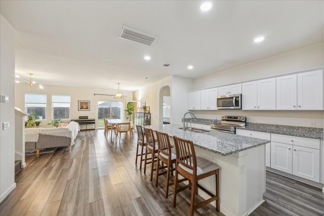 1053 Lacebark Pine Lane, Brookshire, TX 77423