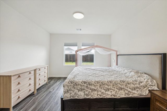 1053 Lacebark Pine Lane, Brookshire, TX 77423