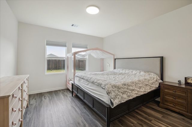 1053 Lacebark Pine Lane, Brookshire, TX 77423