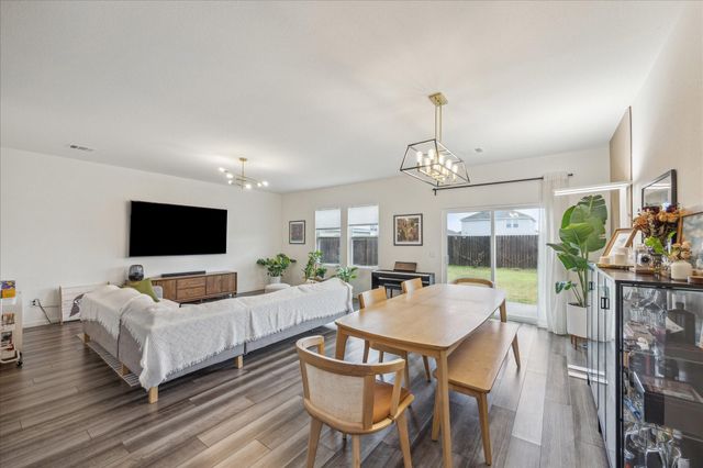 1053 Lacebark Pine Lane, Brookshire, TX 77423