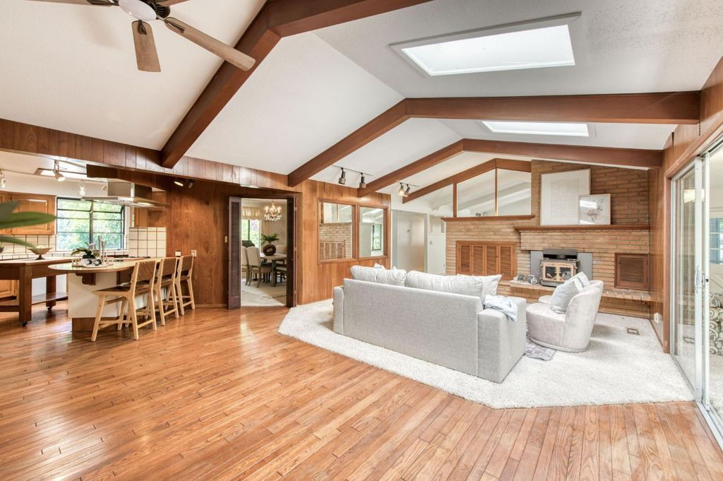 Image 14 of property listing at 5912 E Hamilton Avenue, Fresno, CA 93727