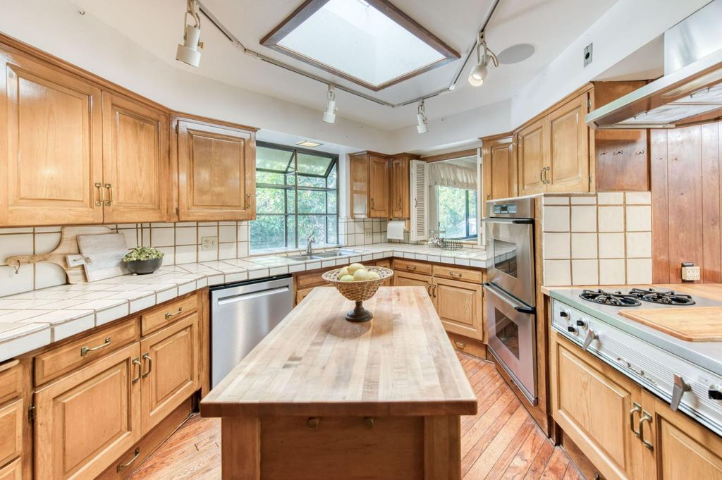 Image 18 of property listing at 5912 E Hamilton Avenue, Fresno, CA 93727