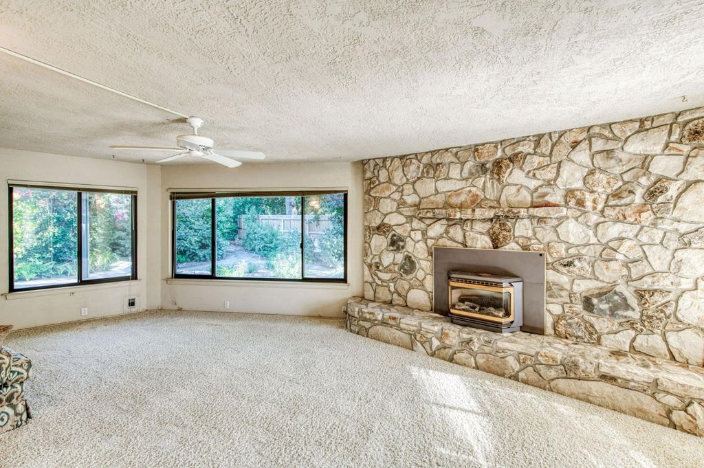 Image 22 of property listing at 5912 E Hamilton Avenue, Fresno, CA 93727