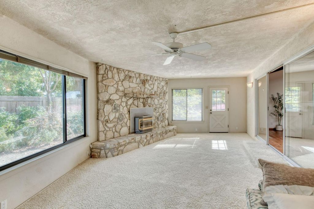 Image 23 of property listing at 5912 E Hamilton Avenue, Fresno, CA 93727