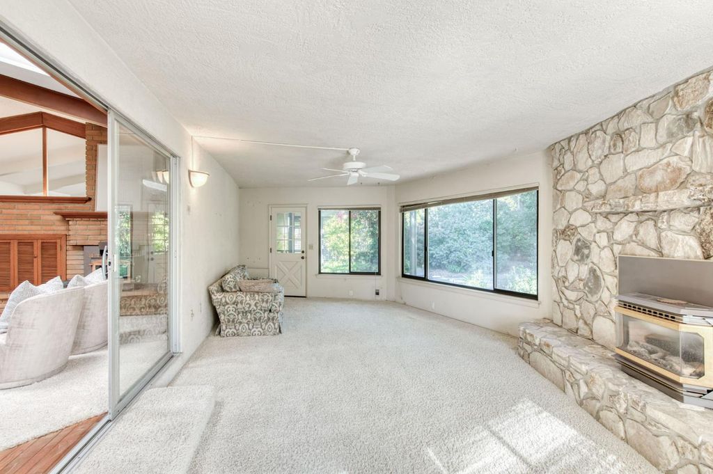 Image 24 of property listing at 5912 E Hamilton Avenue, Fresno, CA 93727