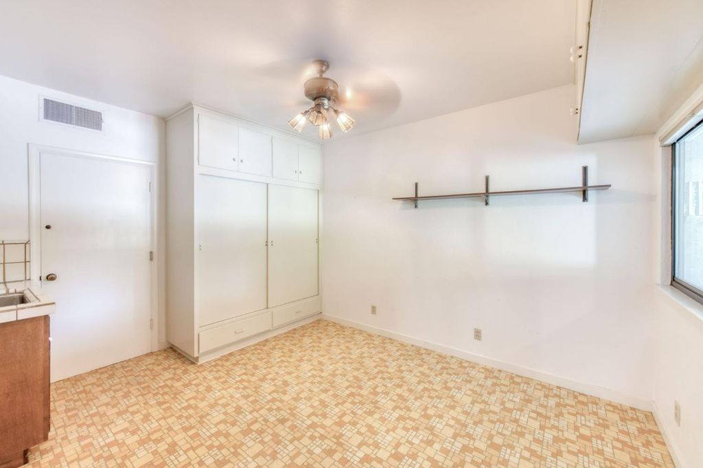 Image 29 of property listing at 5912 E Hamilton Avenue, Fresno, CA 93727