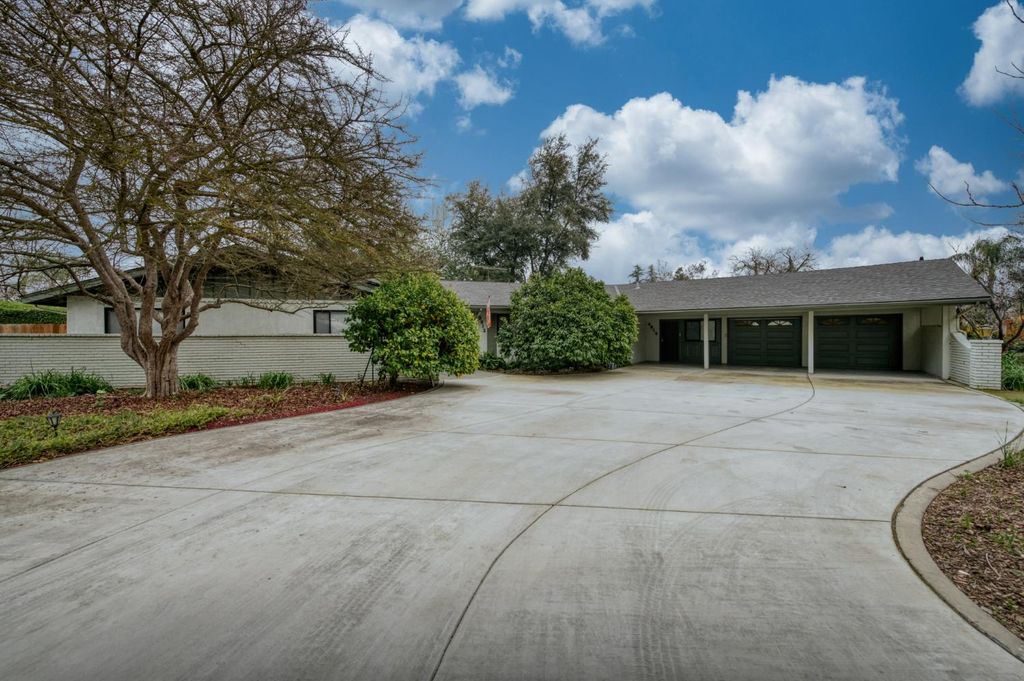 Image 3 of property listing at 5912 E Hamilton Avenue, Fresno, CA 93727