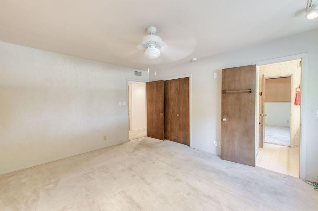 Image 34 of property listing at 5912 E Hamilton Avenue, Fresno, CA 93727