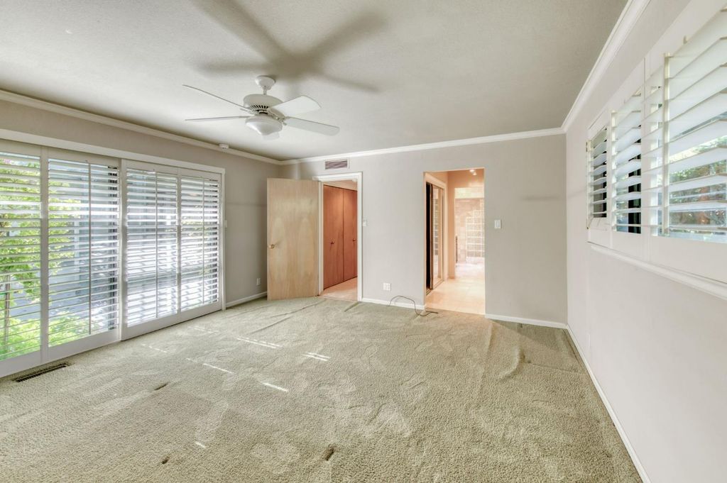 Image 37 of property listing at 5912 E Hamilton Avenue, Fresno, CA 93727