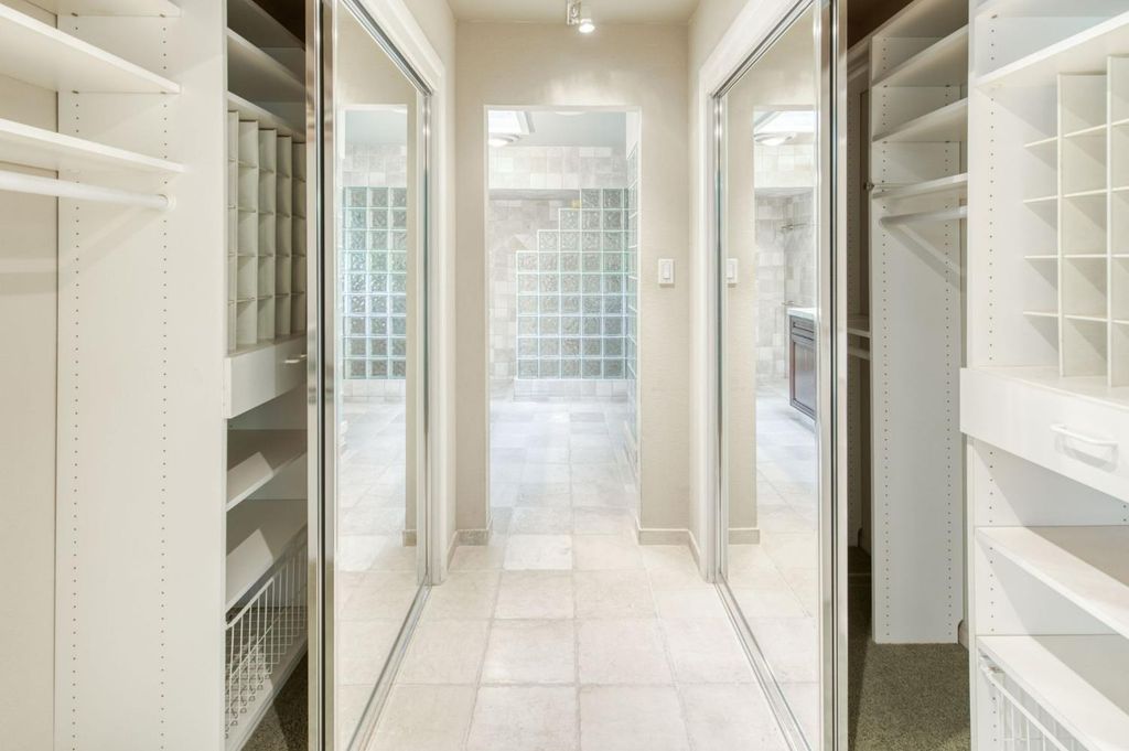 Image 38 of property listing at 5912 E Hamilton Avenue, Fresno, CA 93727