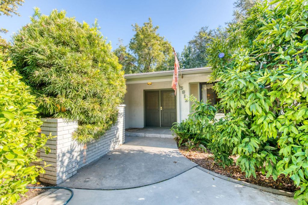 Image 4 of property listing at 5912 E Hamilton Avenue, Fresno, CA 93727