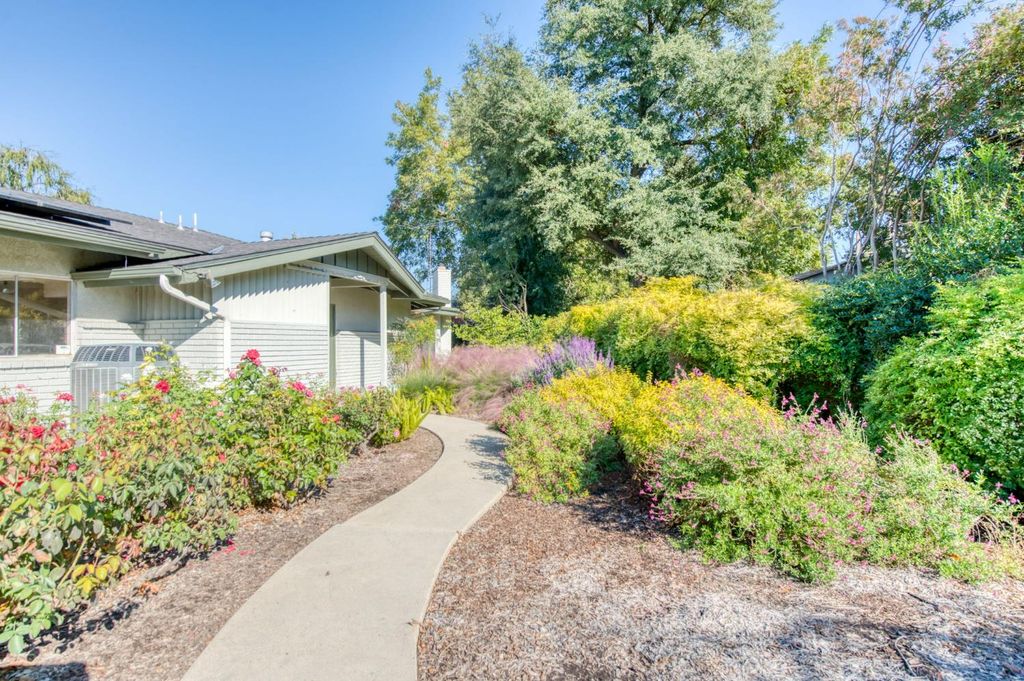 Image 40 of property listing at 5912 E Hamilton Avenue, Fresno, CA 93727