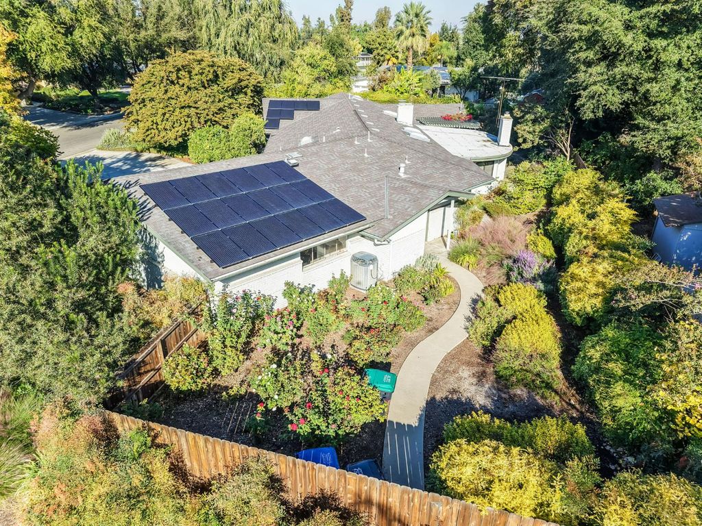 Image 56 of property listing at 5912 E Hamilton Avenue, Fresno, CA 93727