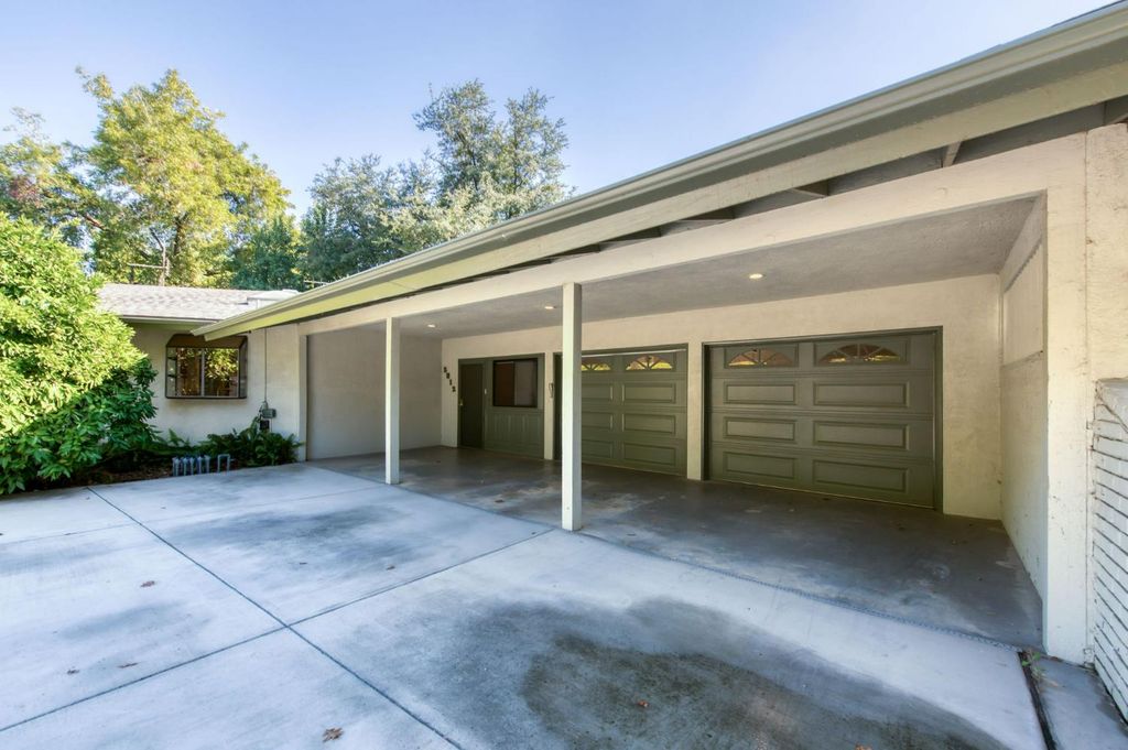 Image 58 of property listing at 5912 E Hamilton Avenue, Fresno, CA 93727