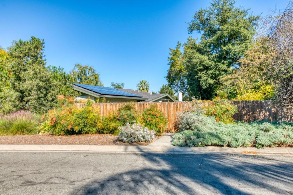 Image 59 of property listing at 5912 E Hamilton Avenue, Fresno, CA 93727