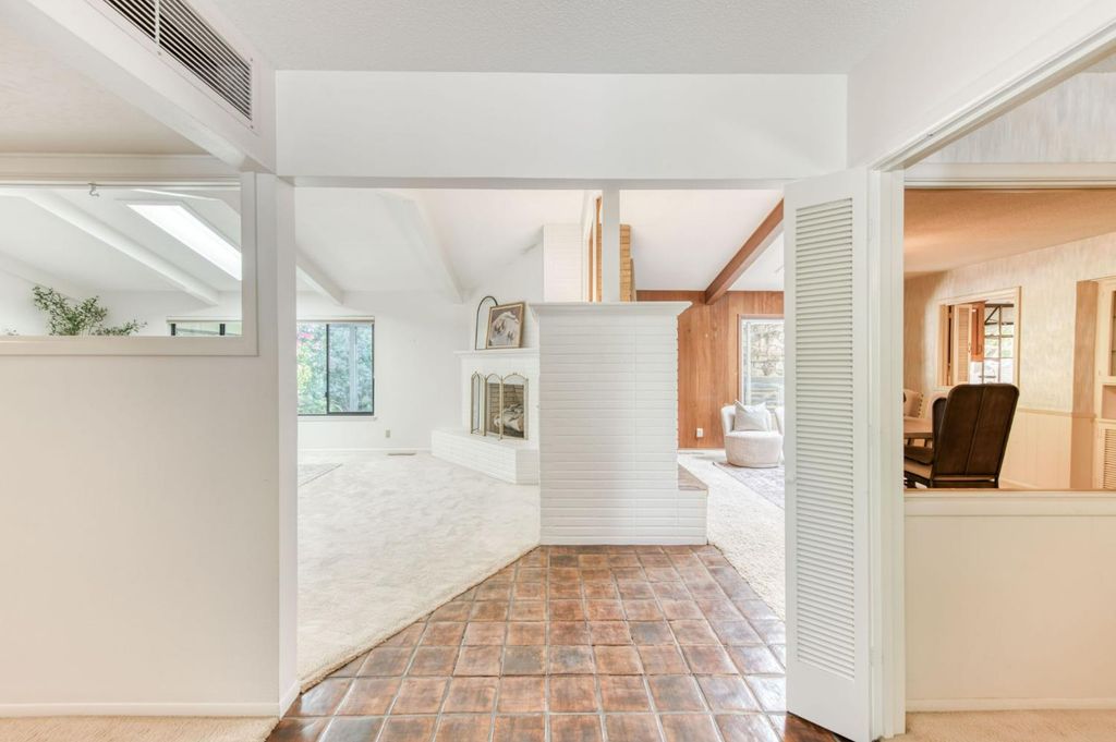 Image 6 of property listing at 5912 E Hamilton Avenue, Fresno, CA 93727