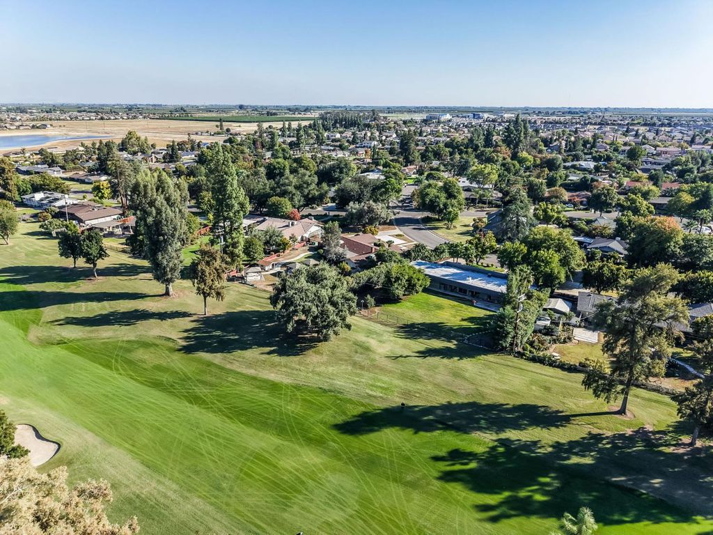 Image 63 of property listing at 5912 E Hamilton Avenue, Fresno, CA 93727