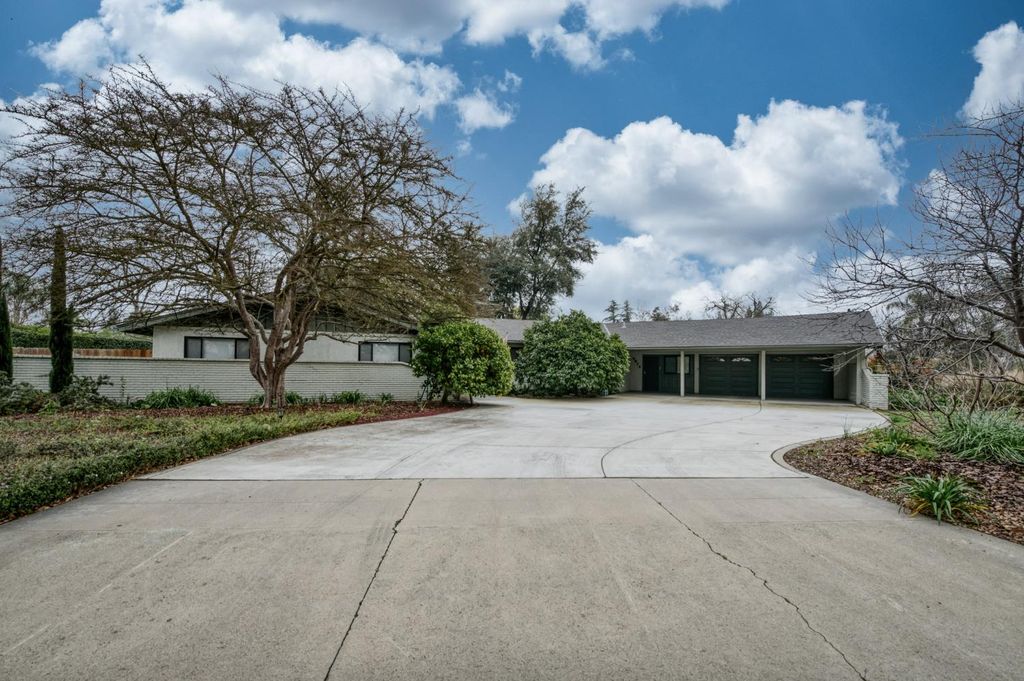 Image 64 of property listing at 5912 E Hamilton Avenue, Fresno, CA 93727